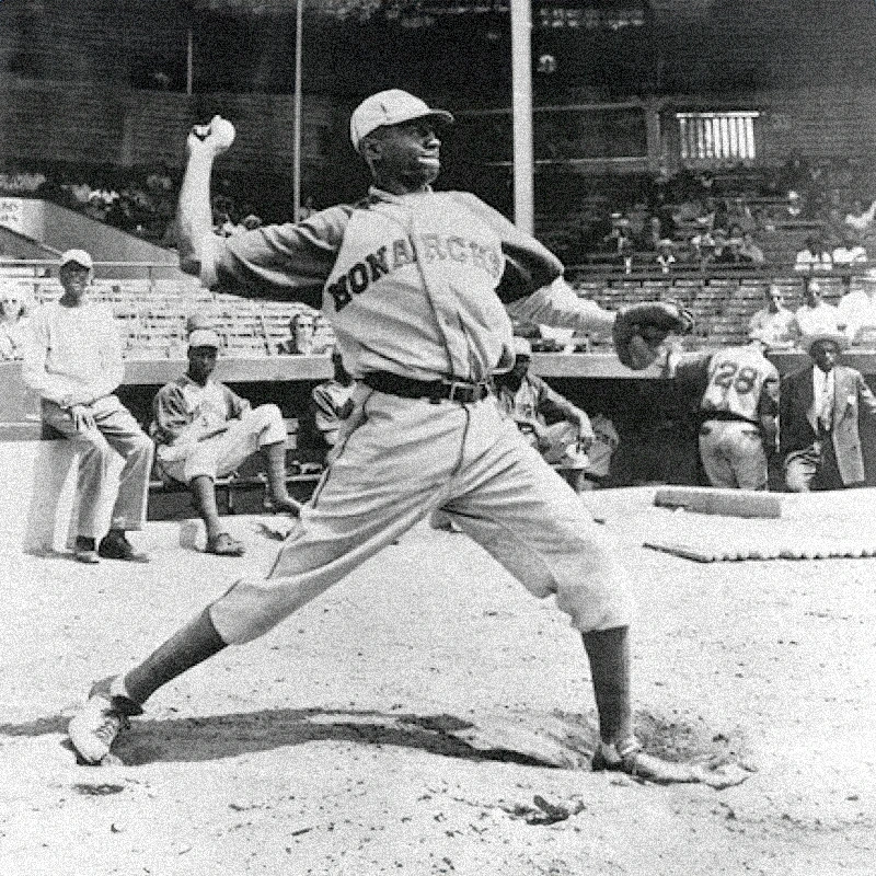 Robinson pitching the ball image