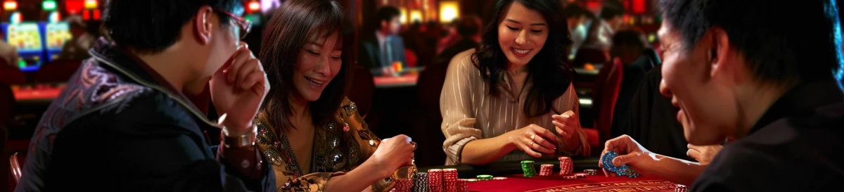 People playing Pai Gow Poker image